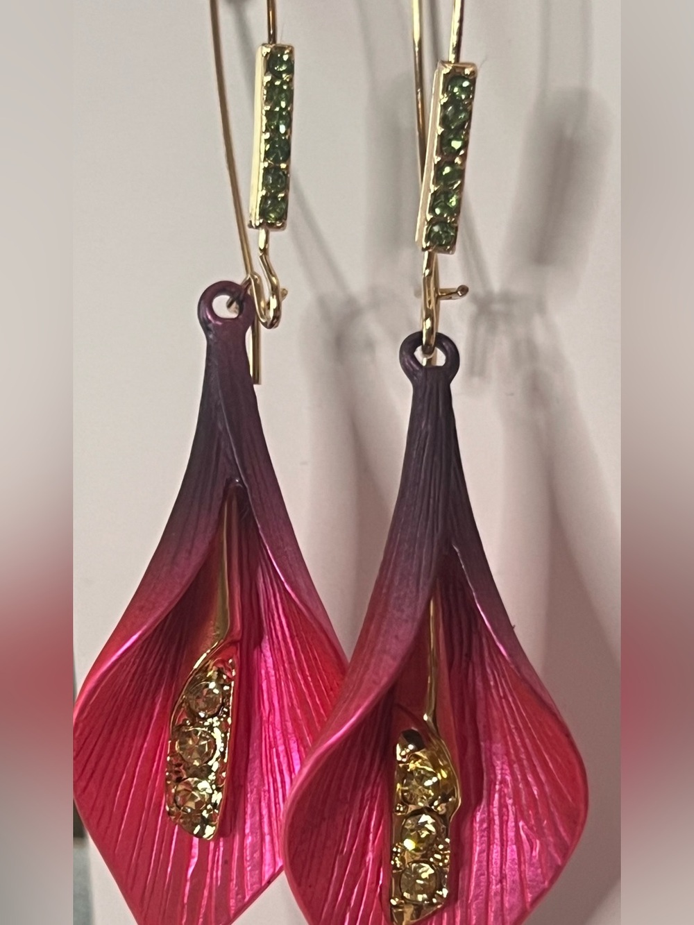 Betsey Johnson Purple/Pink gradient  Calla Lily Drop Earrings with Gold Accents